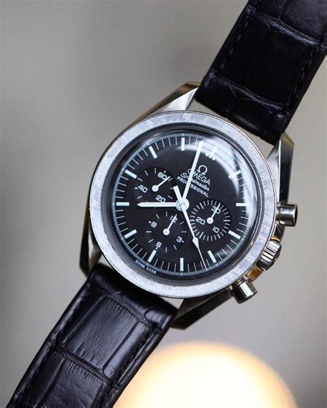 omega speedmaster black alligator strap